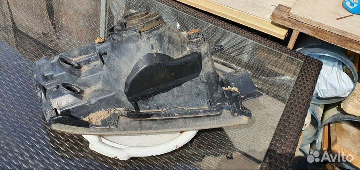 Mitsubishi montero 3 фара передняя левая