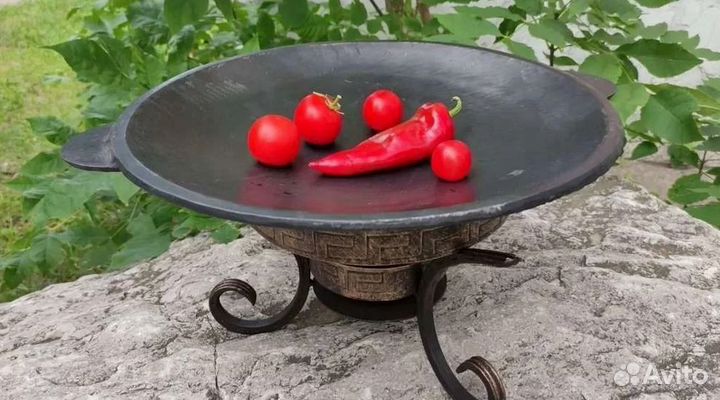 Садж чугунный, с подставкой