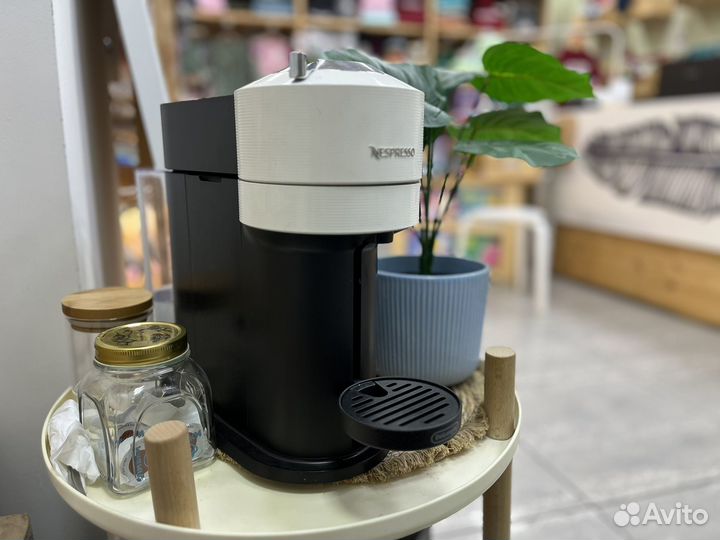 Капсульная кофемашина nespresso vertuo next белая