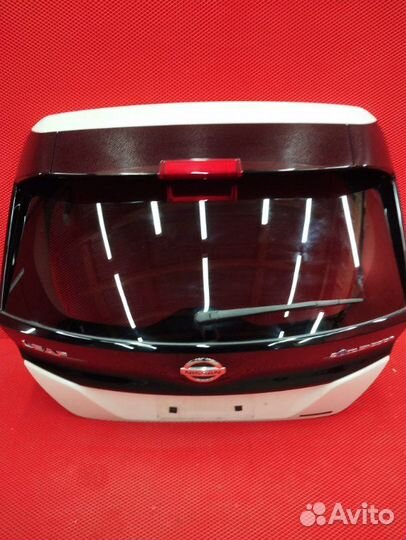 Дверь багажника Nissan Leaf ZE1 EM57 2018