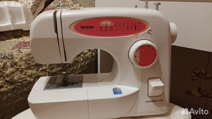 Продам швейную машинку
