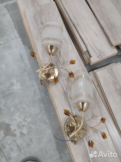 Люстра и 2 светильника