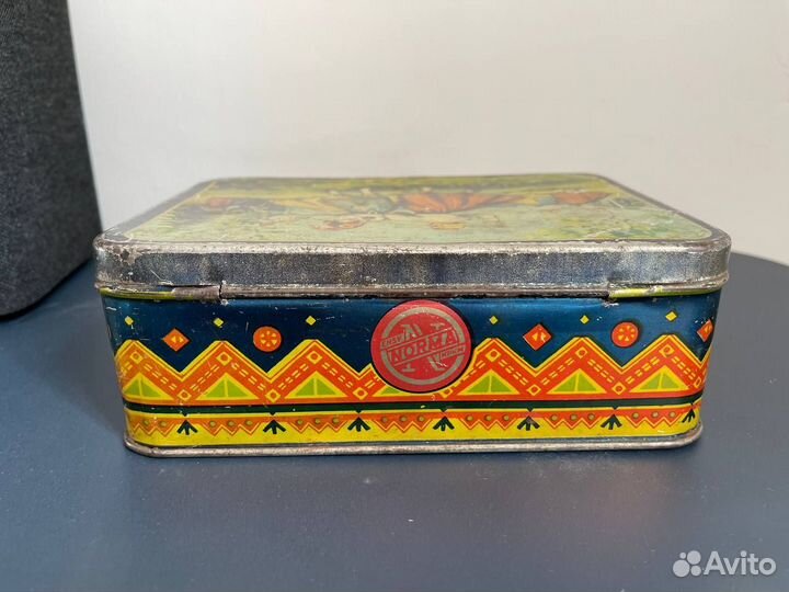 Жестяная коробка 1950 гг