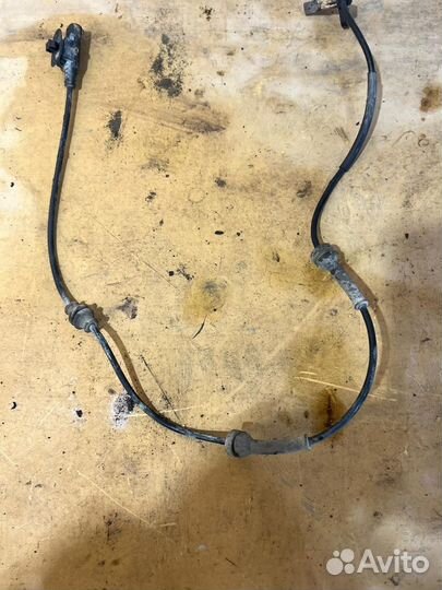 Датчик abs передний Fiat Linea