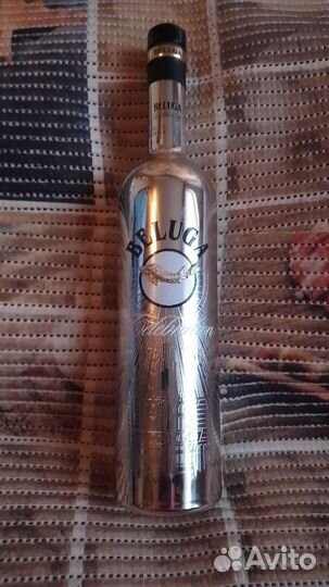 Бутылка серебряная Белуга от элитного алкоголя