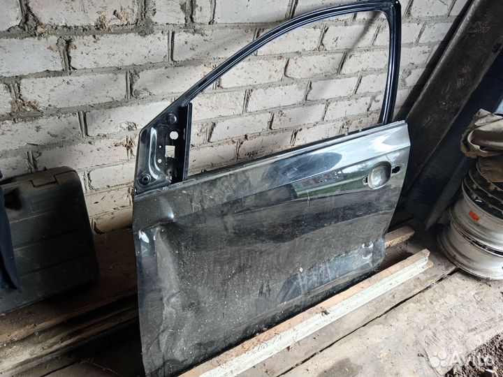 Дверь передняя левая на volkswagen polo седан