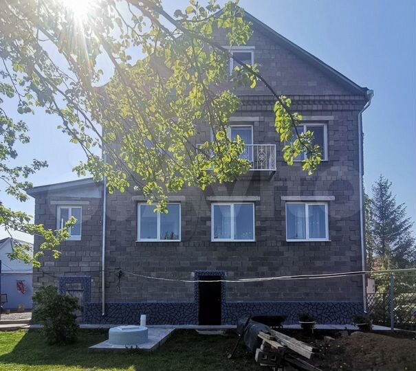 Дом 298 м² на участке 12 сот.