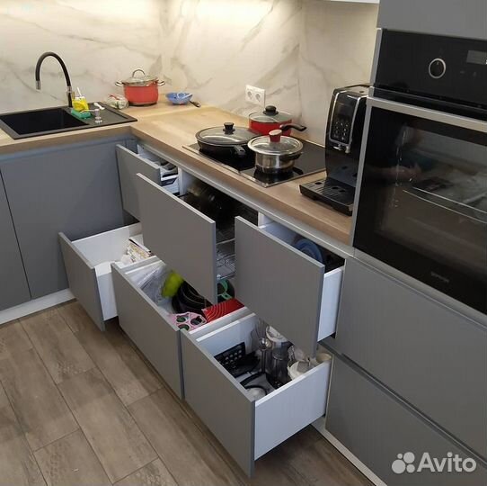 Кухня Кухонный гарнитур на заказ под потолок