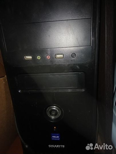 Игровой компьютер с монитором