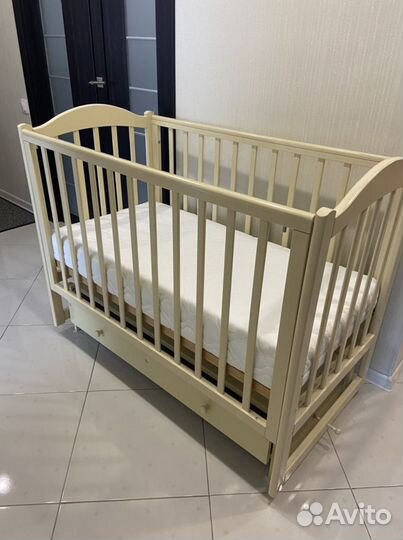 Детская кроватка