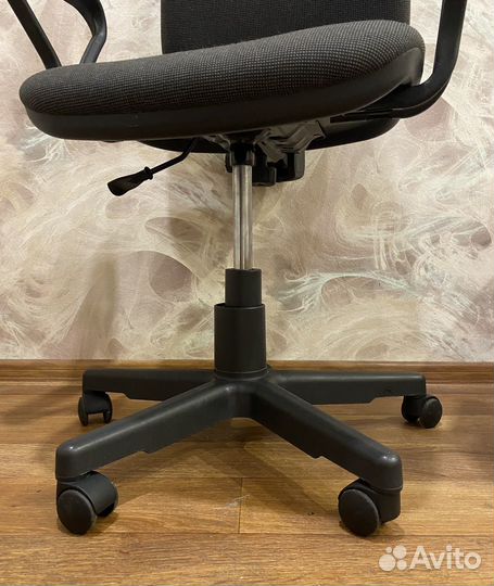 Компьютерное кресло