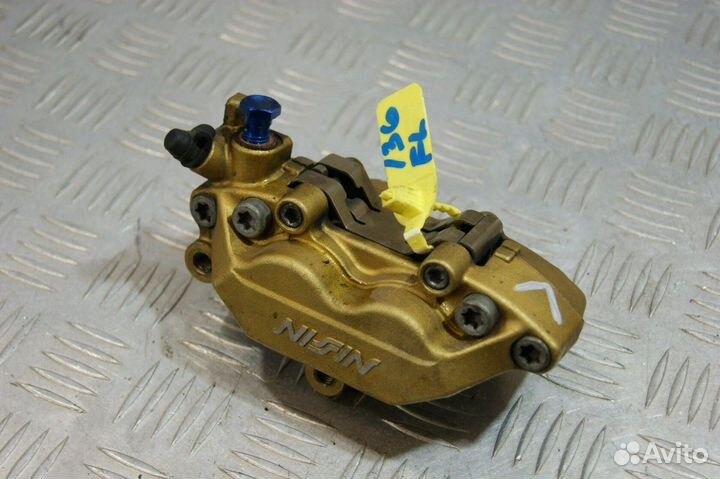 Суппорт передний левый Honda CBR900RR, 929, SC44E