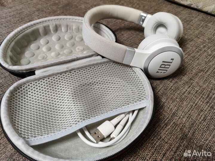 Наушники JBL live 670nc