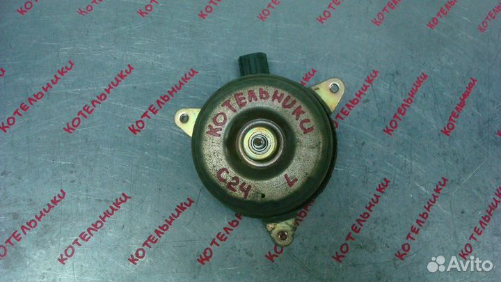 Nissan Serena C24 21487-CX000 Моторчик вентилятора