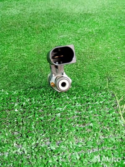 Форсунка топливная Volkswagen Golf 6 caxa (1.4T)