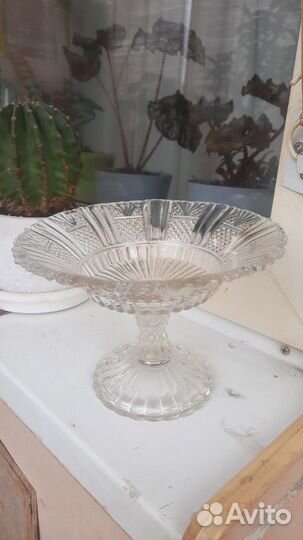 Ваза на ножке стекло старинная