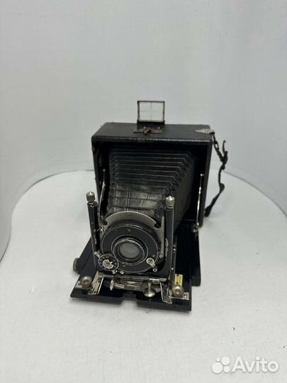 Старинный фотоаппарат Германия
