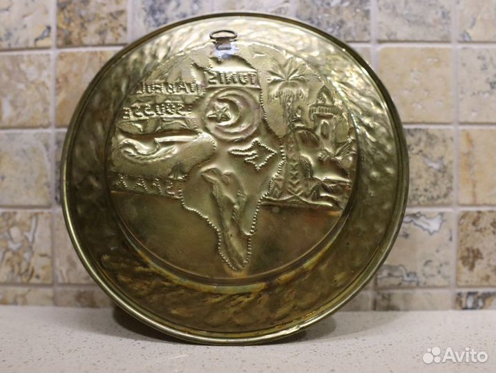 Тарелка декоративная из латуни