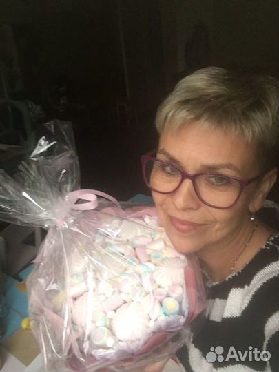 Преподаватель изо