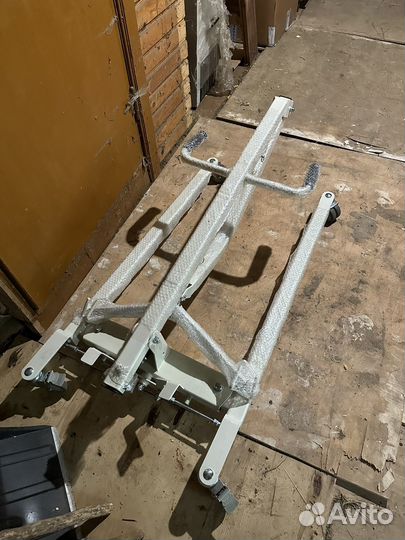 Подъемник для перемещения инвалида