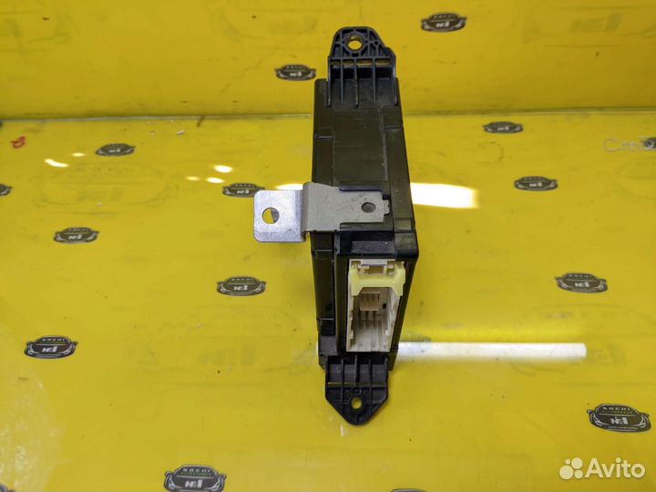 Блок предохранителей Toyota Sequoia