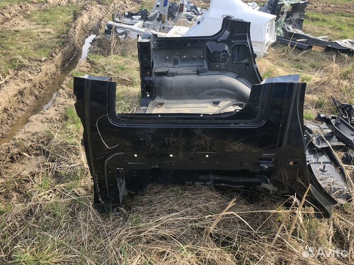 Крыло заднее правое Hummer H3 2005-2010