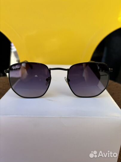 Солнцезащитные очки RAY BAN