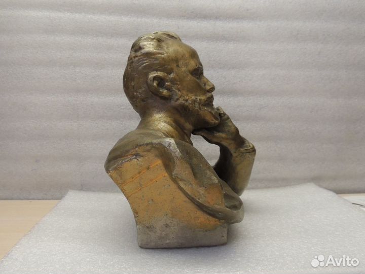 Бюст П.И. Чайковский, Ск. Л. Торич. 1985 год. Силу