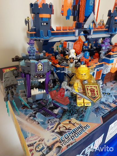 Конструктор lego nexo knight - замок в Собранном с