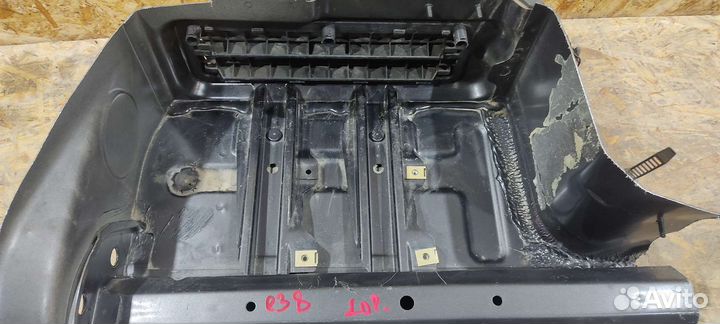 Ниша багажного отсека левая BMW E38