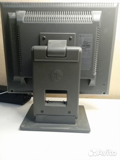 Продам монитор LG flatron L1510S