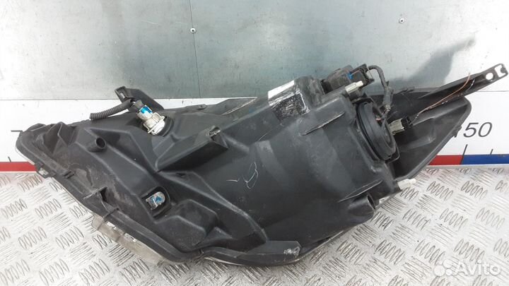 Фара правая Nissan Note E11 2009