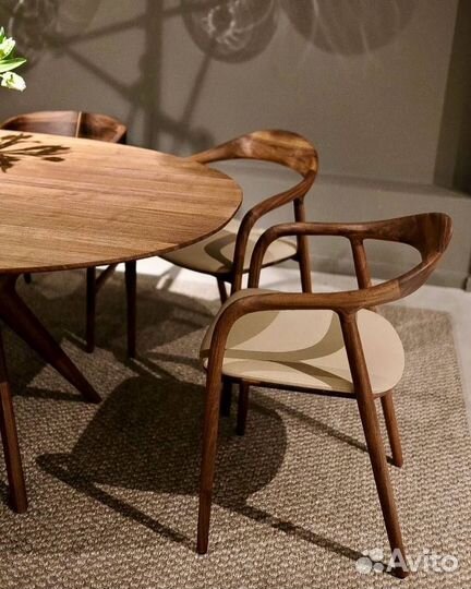 Стул из массива для кухни гостинной