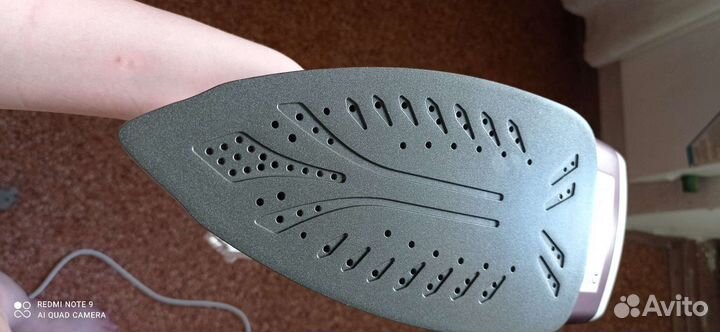 Продам компактный утюг Severin