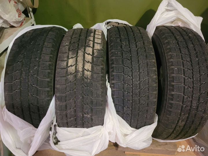 Toyo Observe GSi-5 225/60 R17 99T