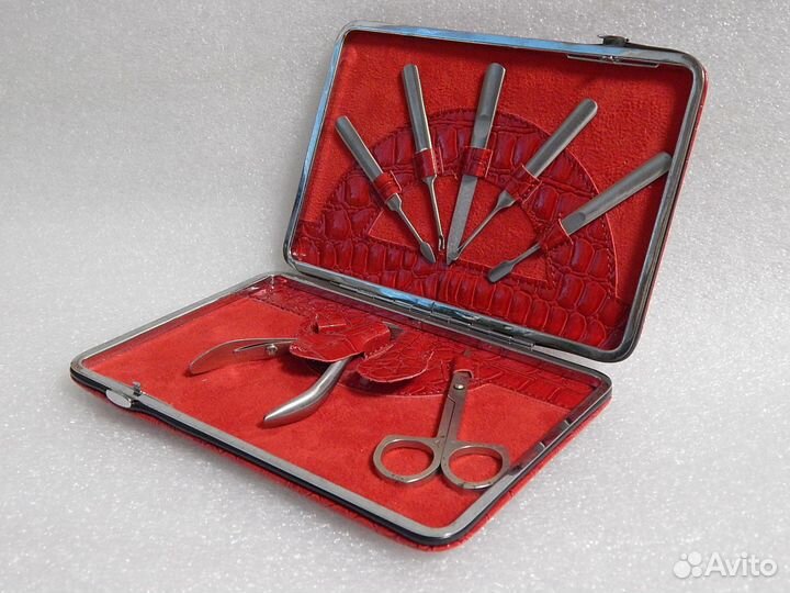 Маникюрный педикюрный набор