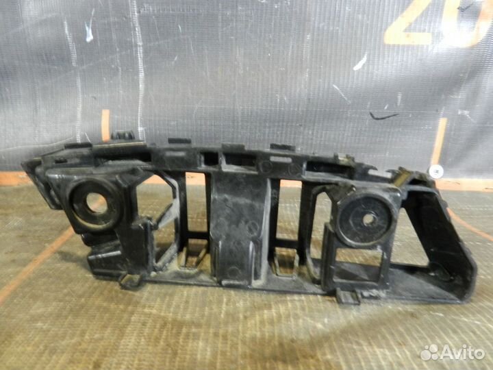 Направляющая бампера заднего - Volkswagen Tiguan