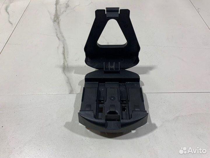 Кронштейн знака аварийной остановки Mercedes W212