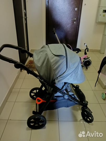 Коляска прогулочная tutis zille