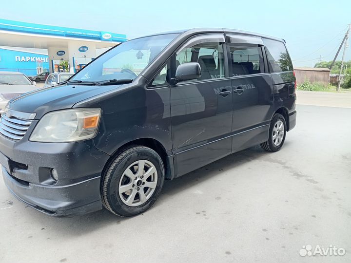 Toyota Noah 2.0 AT, 2003, 315 000 км