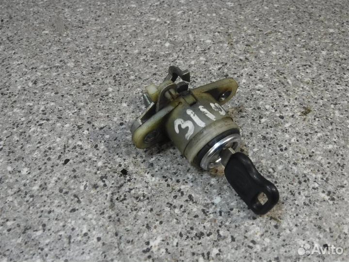 Вставка замка багажника газ 31105