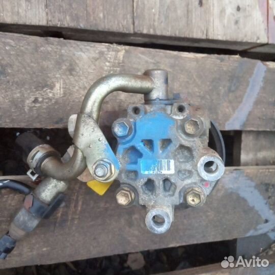 Насос гидроусилителя руля Toyota Corolla 120