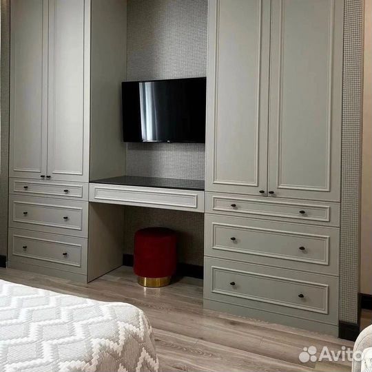 Шкаф распашной