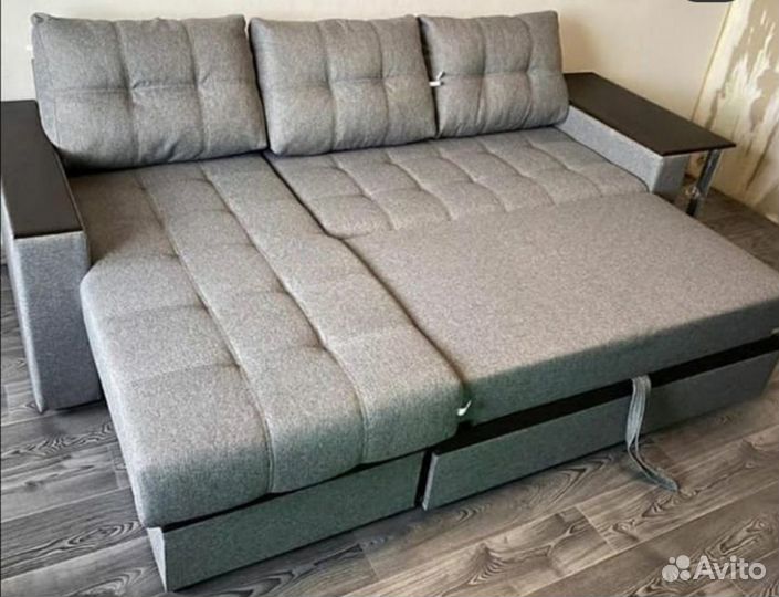 Диван угловой со столиком