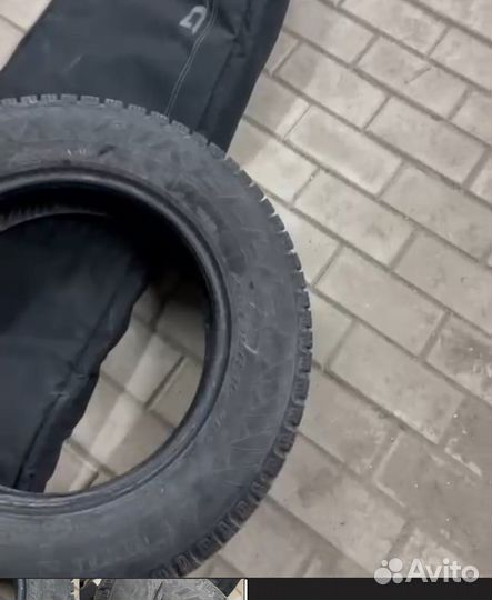 Pirelli Carrier Winter 215/65 R16 98