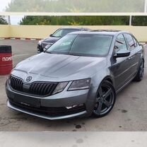 Skoda Octavia 1.8 AMT, 2018, 67 800 км, с пробегом, цена 2 800 000 руб.