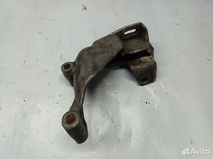 Кронштейн насоса гидроусилителя audi 80 026145531d