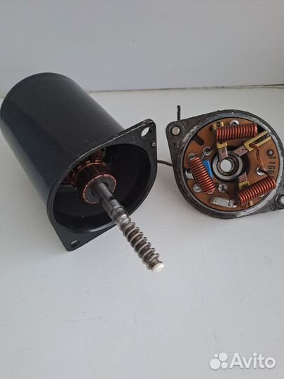 Мотор стеклоочистителя