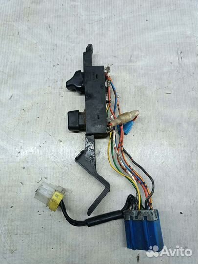 Кнопка стеклоподъёмника Nissan Primera P10