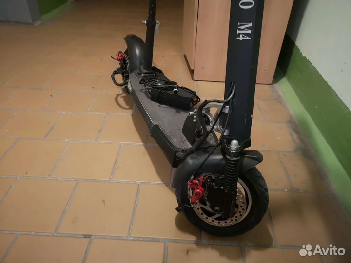 Электросамокат Kugoo m4